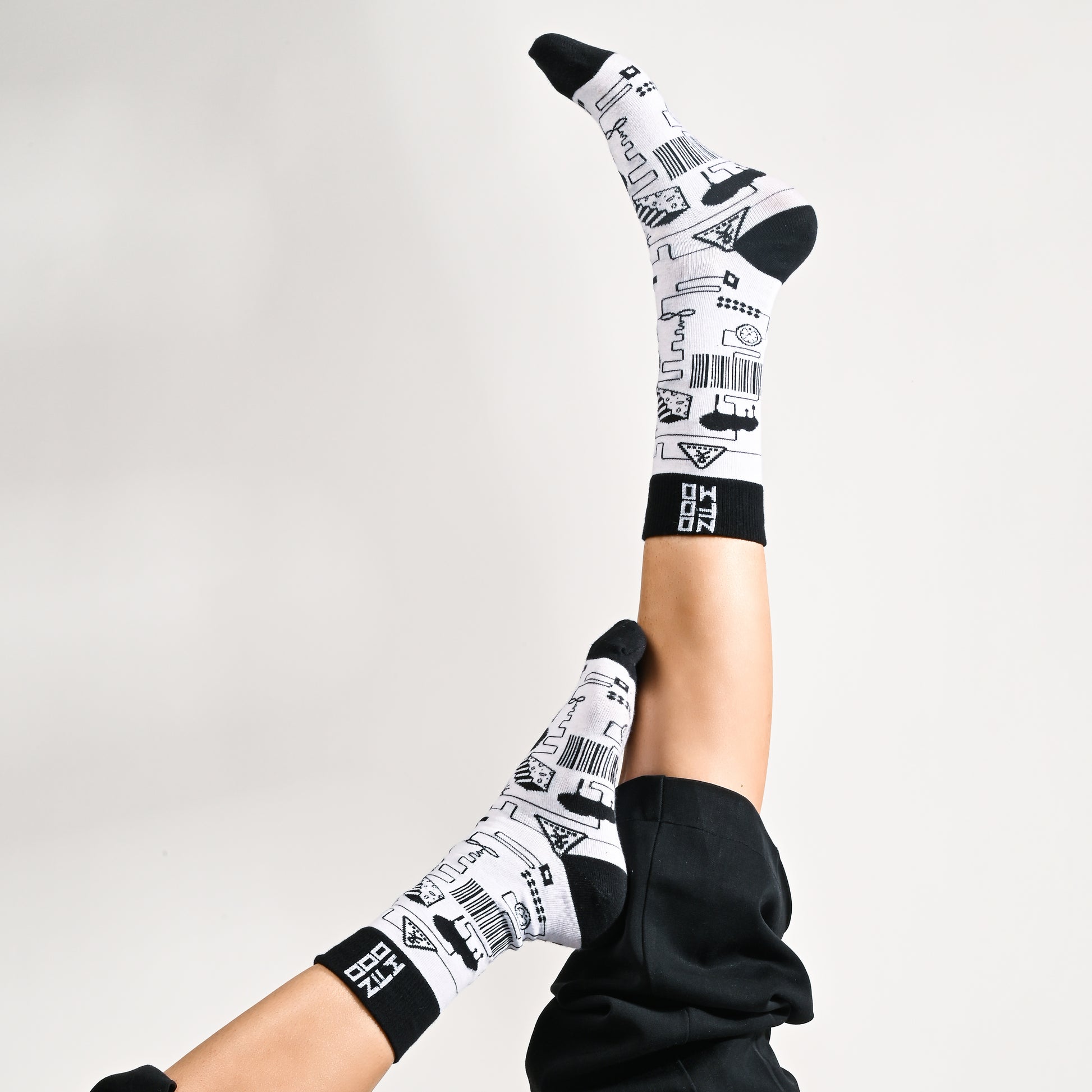 white-black-funky-pattern-cotton-crew-length-socks