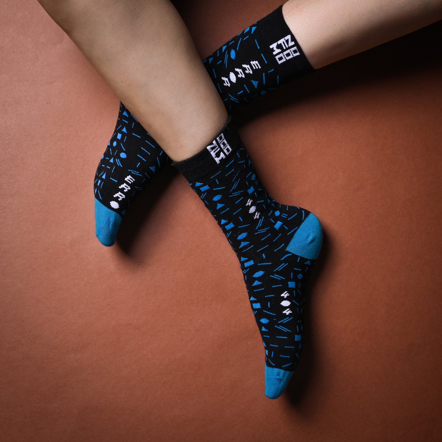 black-blue-funky-pattern-cotton-crew-length-socks